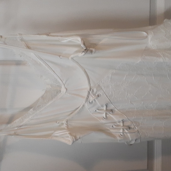 Guess Lace Beach Dress - Picture 3 of 4